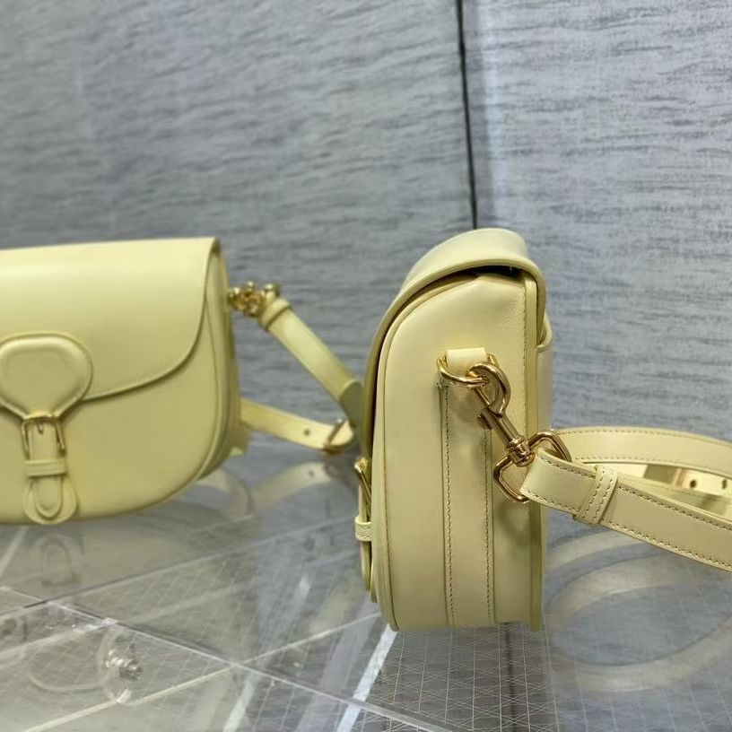 Luxury Bags Yellow - Желтая кожаная сумка-седло из гладкой кожи,