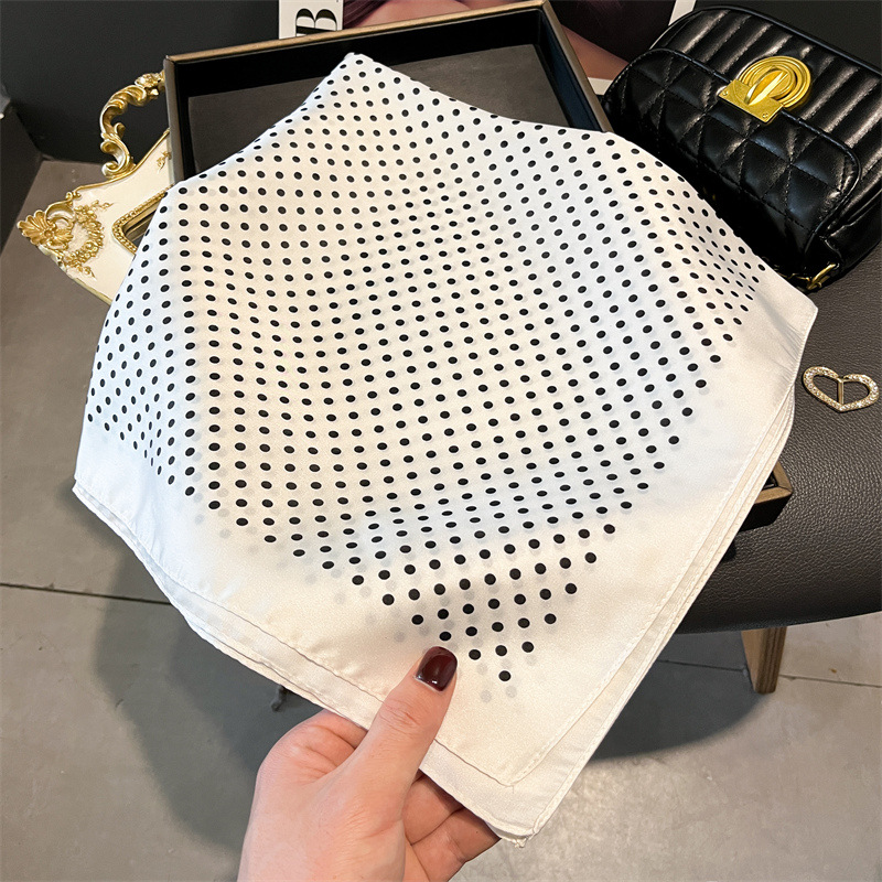 Роскошные новые шарфы с принто – обзор и цена Discount Luxury Bags