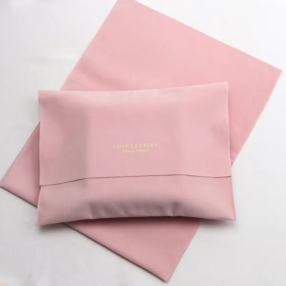 Роскошные бархатные сумки-конв – обзор и цена Luxury Bags Logo