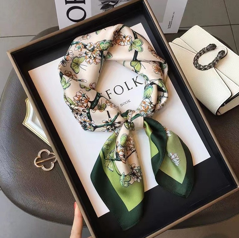 Роскошный модный принт 70*70 с – обзор и цена Discount Luxury Bags