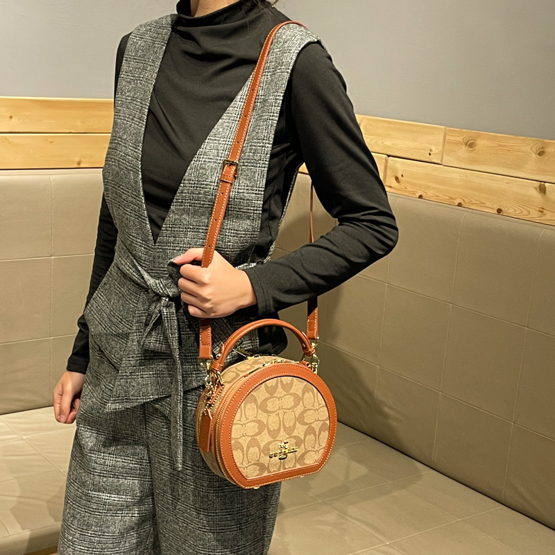 Роскошная минималистичная сумк – обзор и цена Luxury Bags Logo