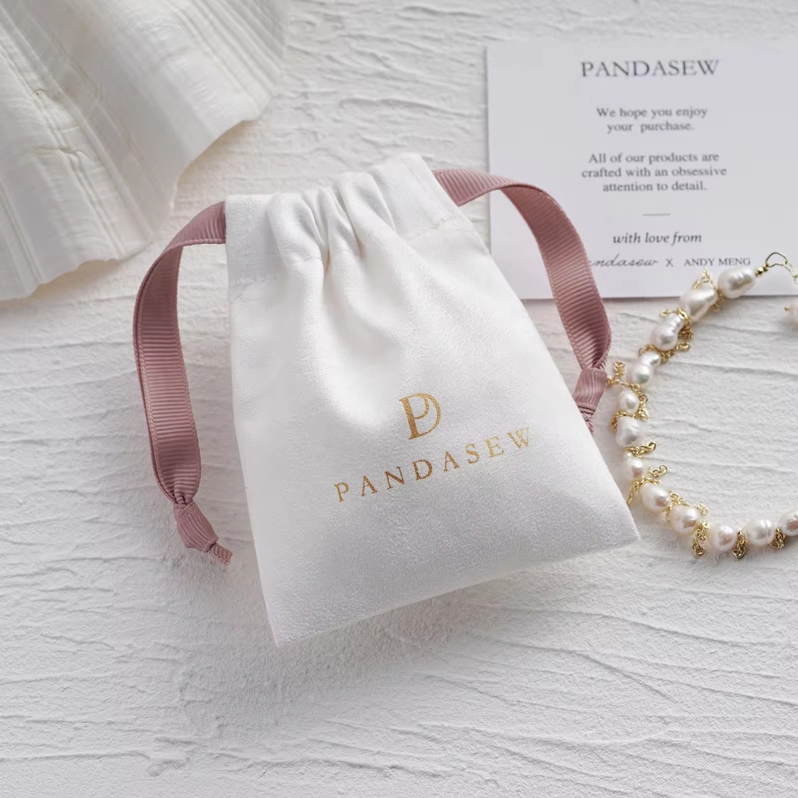 Подарочный мешочек из замши с  – обзор и цена Luxury Bags Logo