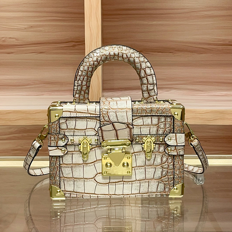 Модная дизайнерская сумка для  – обзор и цена Luxury Bags Logo