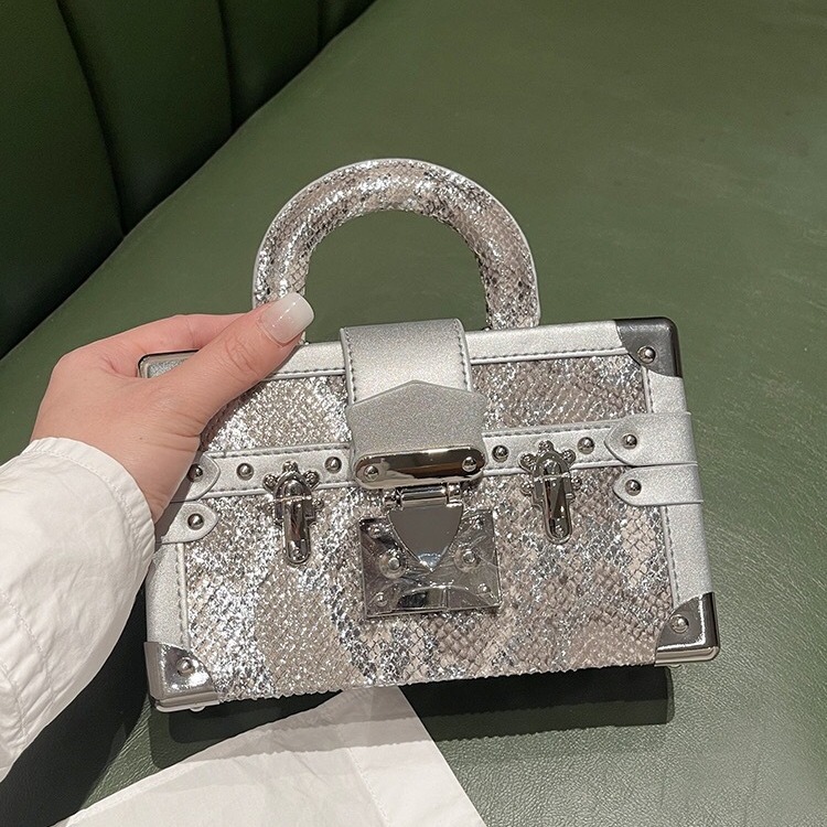 Модная дизайнерская сумка для  – обзор и цена Luxury Bags Logo